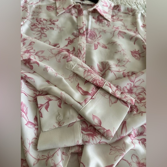 Preston & York Kinsley Pink Floral Tie-Front Blouse - Picture 4 of 11